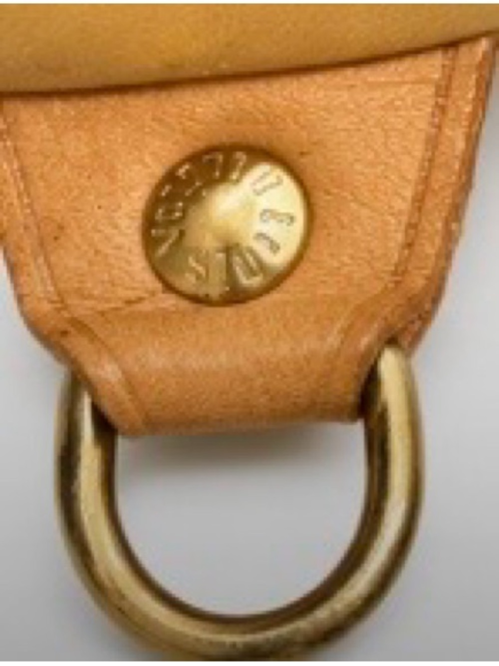 Louis Vuitton Vachetta Tan Leather Strap Detail with Gold Ring - Picture 4 of 10